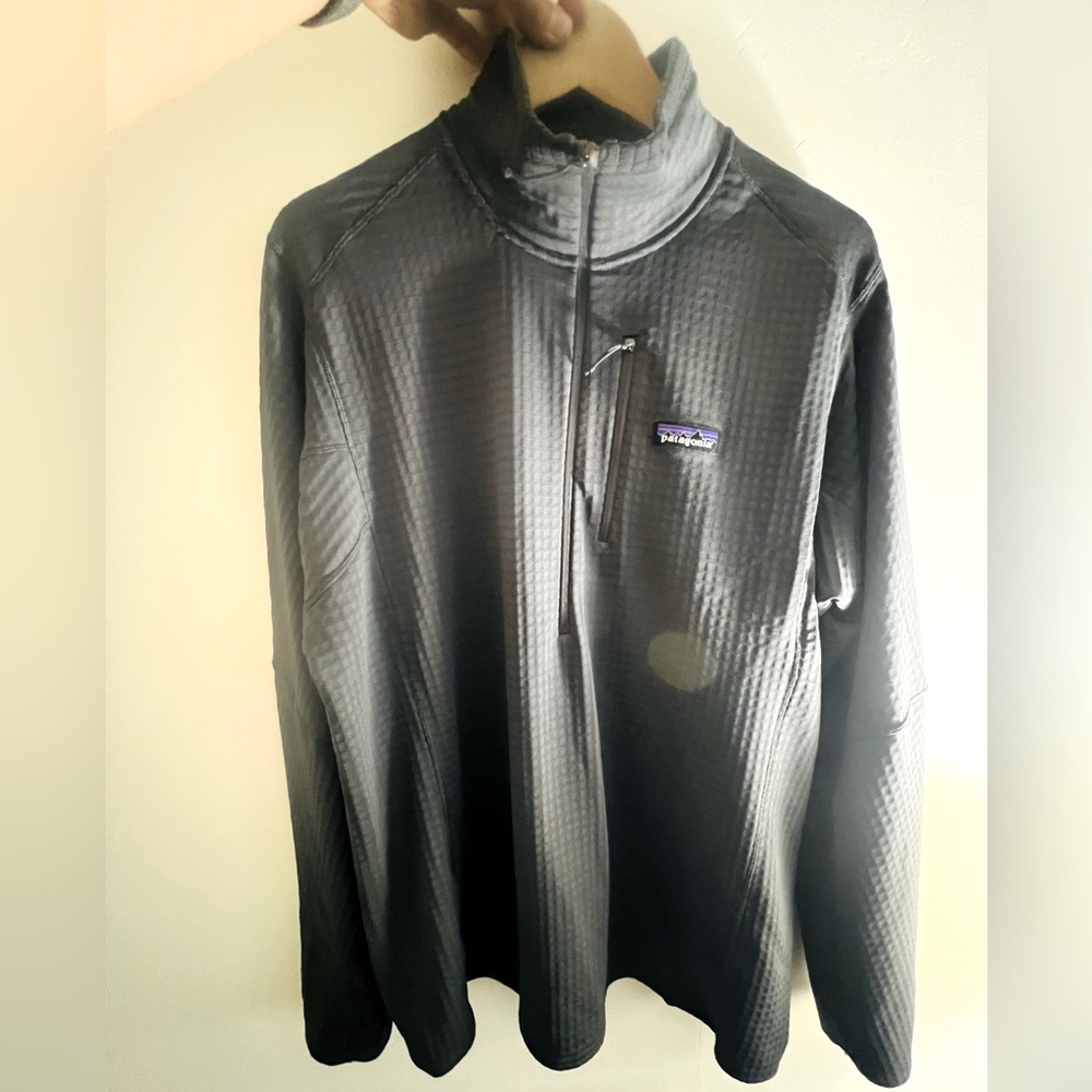 2022 Patagonia R1 Pullover - Large, Men’s, Forge Gray - EUC